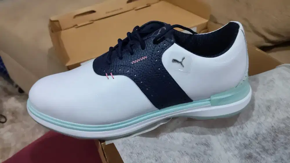 Sepatu GOLF brand new
