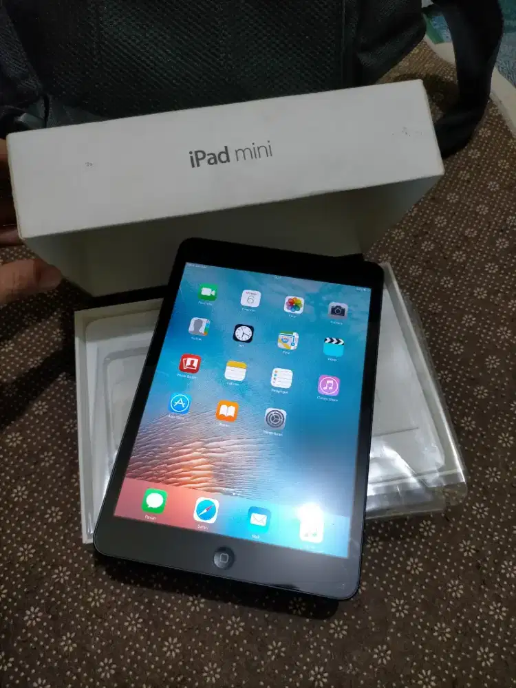 iPad mini 1 memory 64 giga