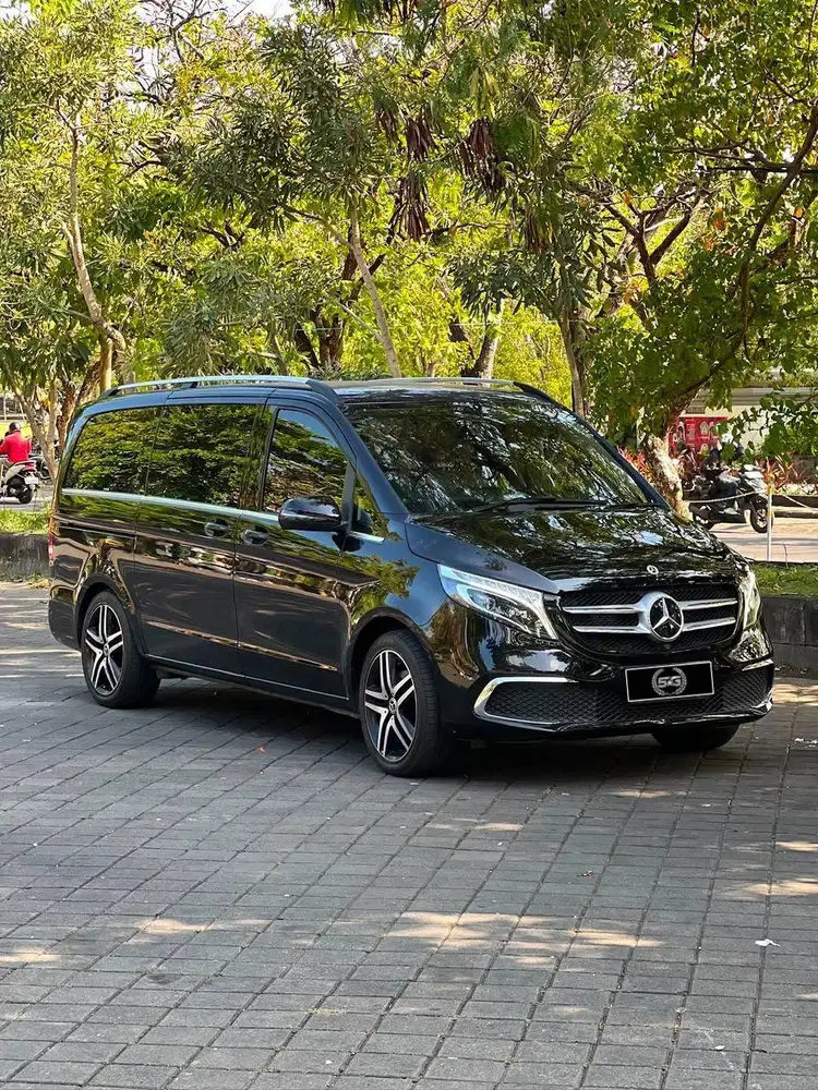 MERCEDES BENZ V250 AVANTGARDE 2022 BLACK LOMBARDI