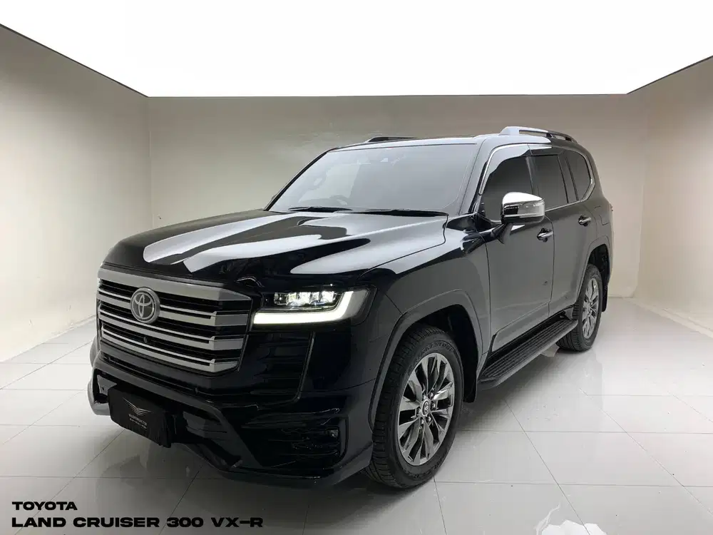 TOYOTA LAND CRUISER 300 VX-R 2025 BLACK ON BLACK