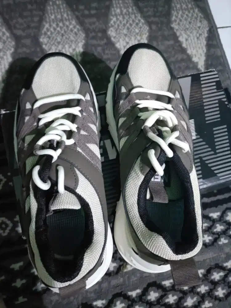 Sepatu brown pria wanita