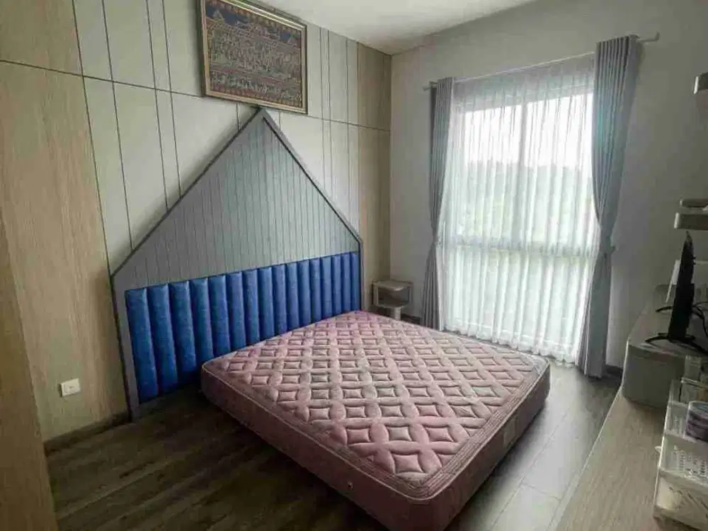 DIJUAL RUMAH 3 LANTAI SEMI FURNISHED – PONDOK PINANG, JAKARTA SELATAN