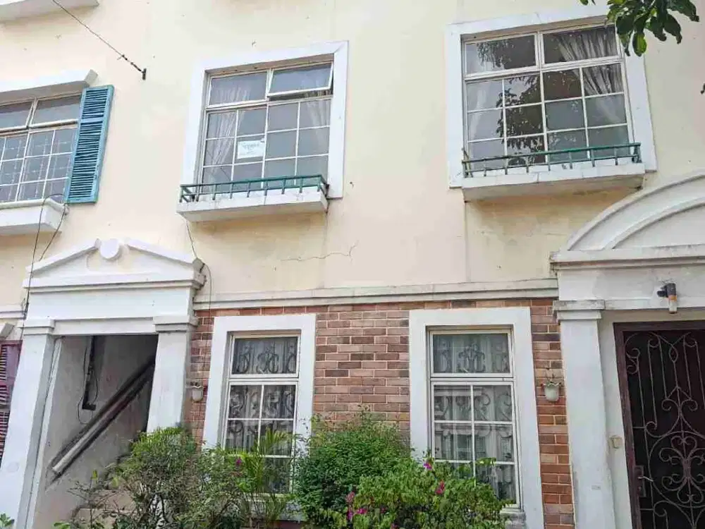 Disewakan Townhouse Taman Ayu Lippo Utara