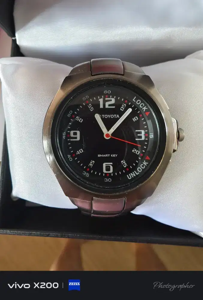 Jam smart watch Toyota x Citizen