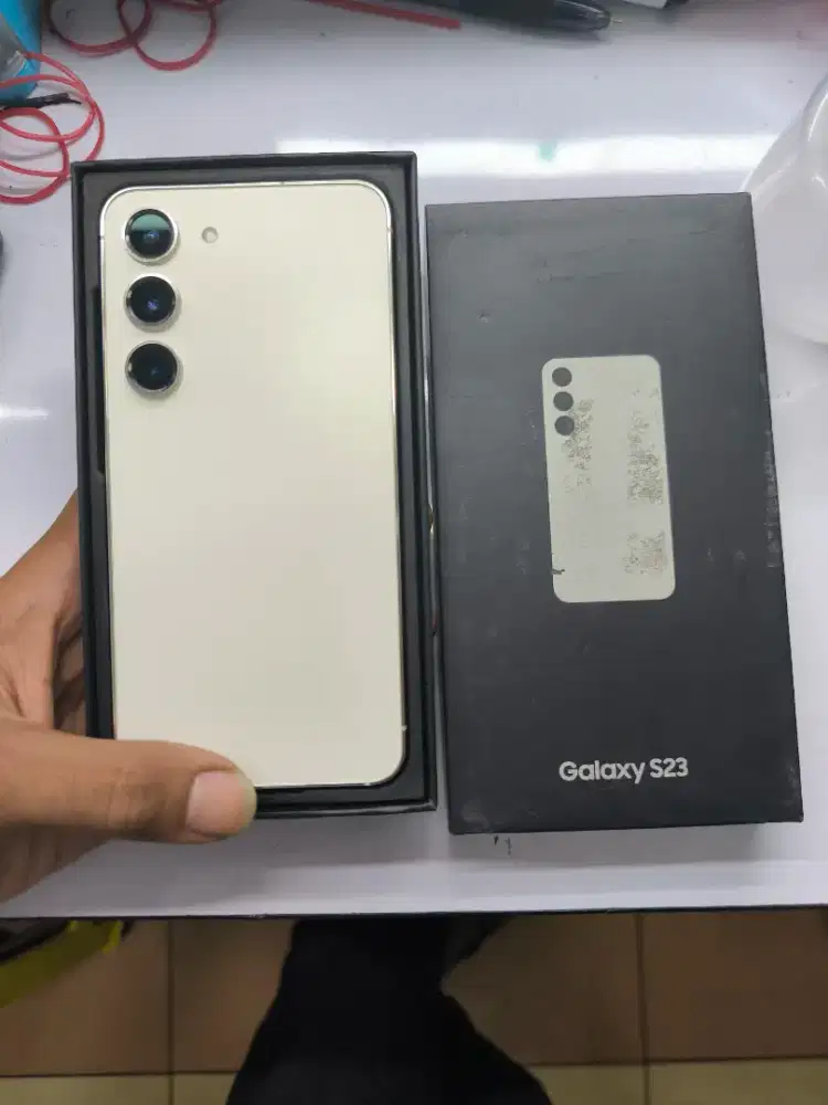 SAMSUNG S23 8/128