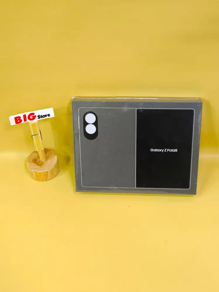 Samsung Fold 8 12/512GB Cream New