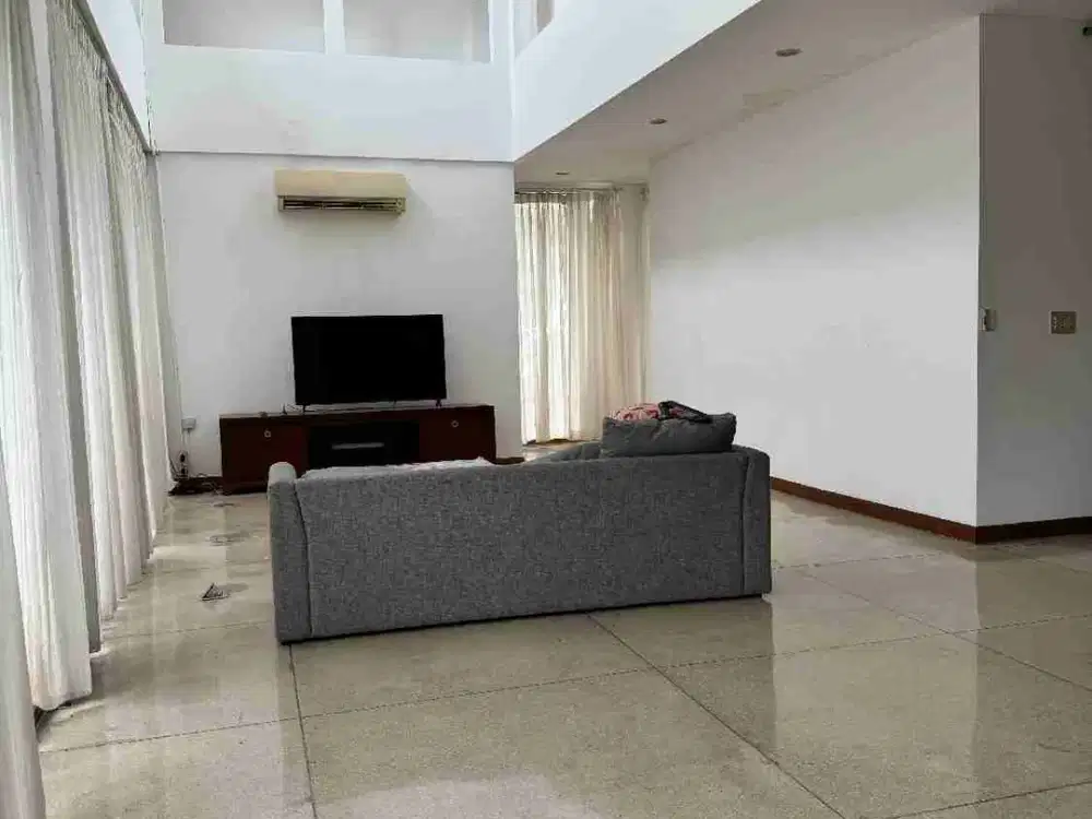disewakan rumah bagus kemang utara jakarta Selatan