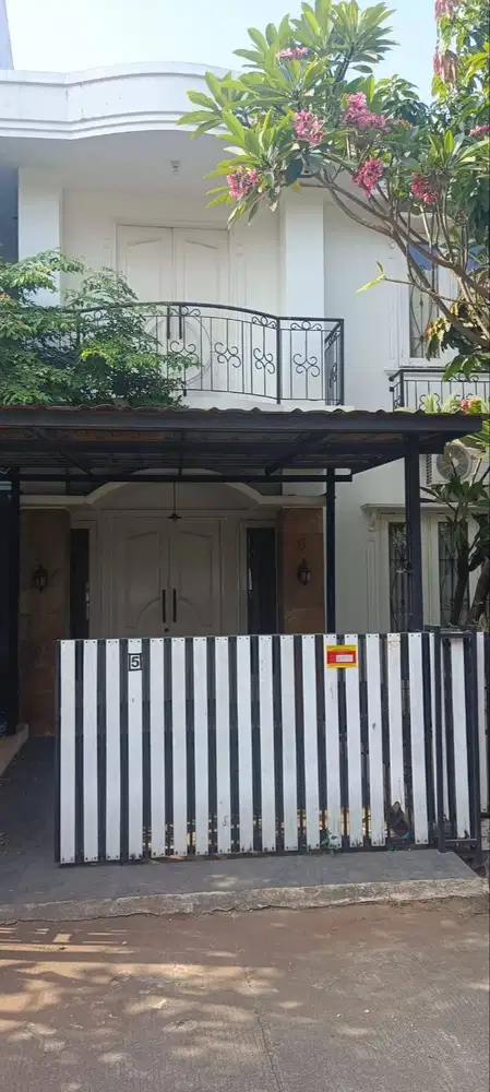 Dijual Rumah 2 Lantai Dekat Stasiun Buaran