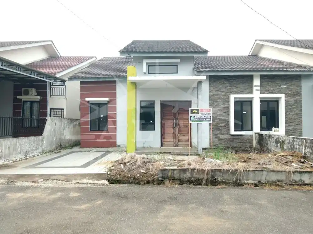 Jarang Ada! Rumah Komplek Harga Nego, Punya Halaman Belakang Luas