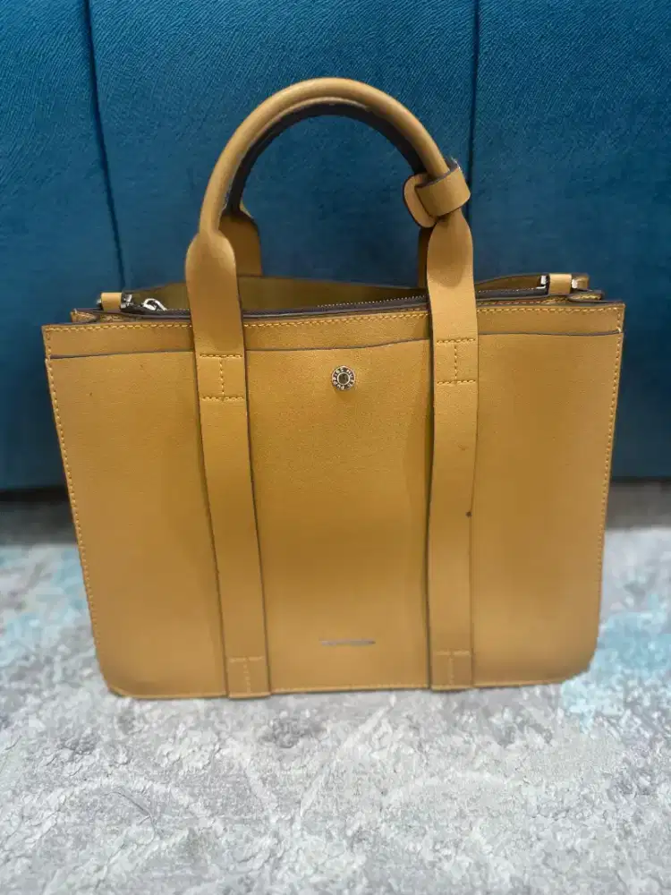 Preloved Tas Hush Puppies