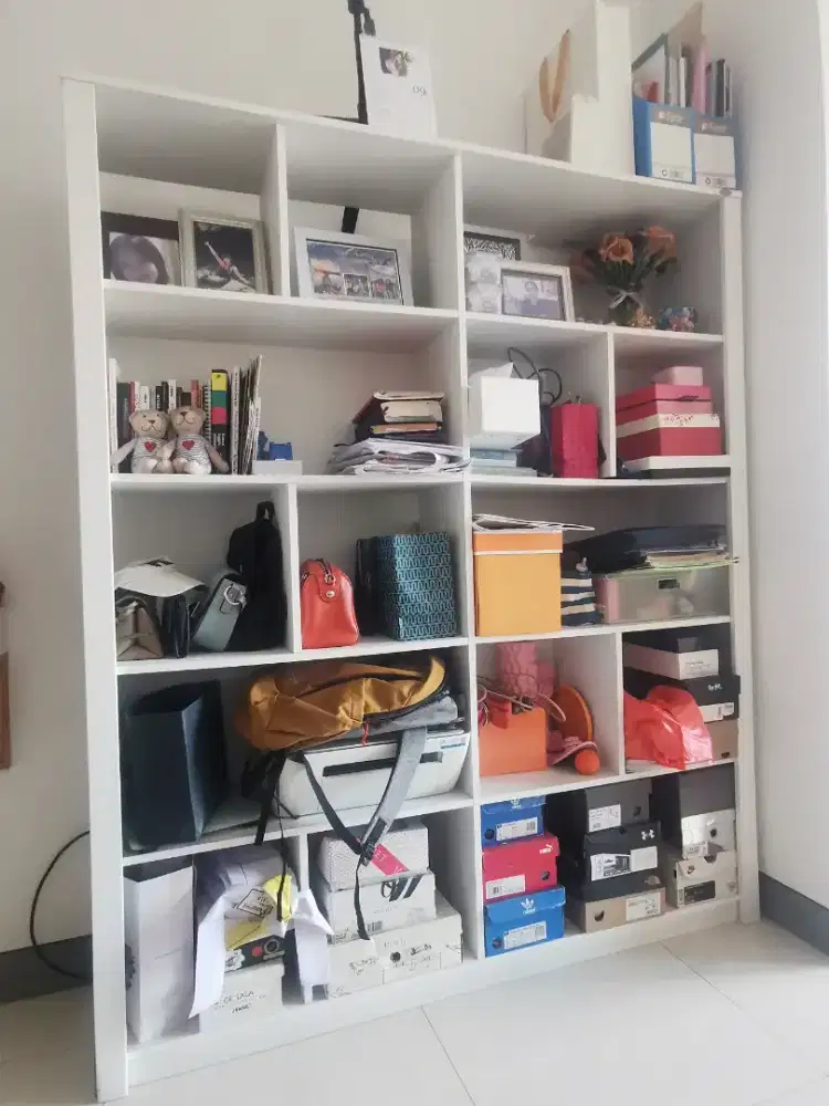 Rak buku informa