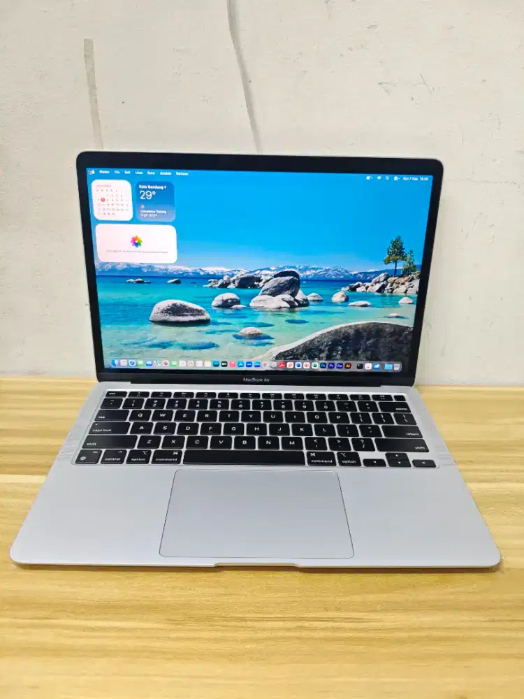 MacBook Air 2020. Chip M1. Ram 8gb. Ssd 256gb