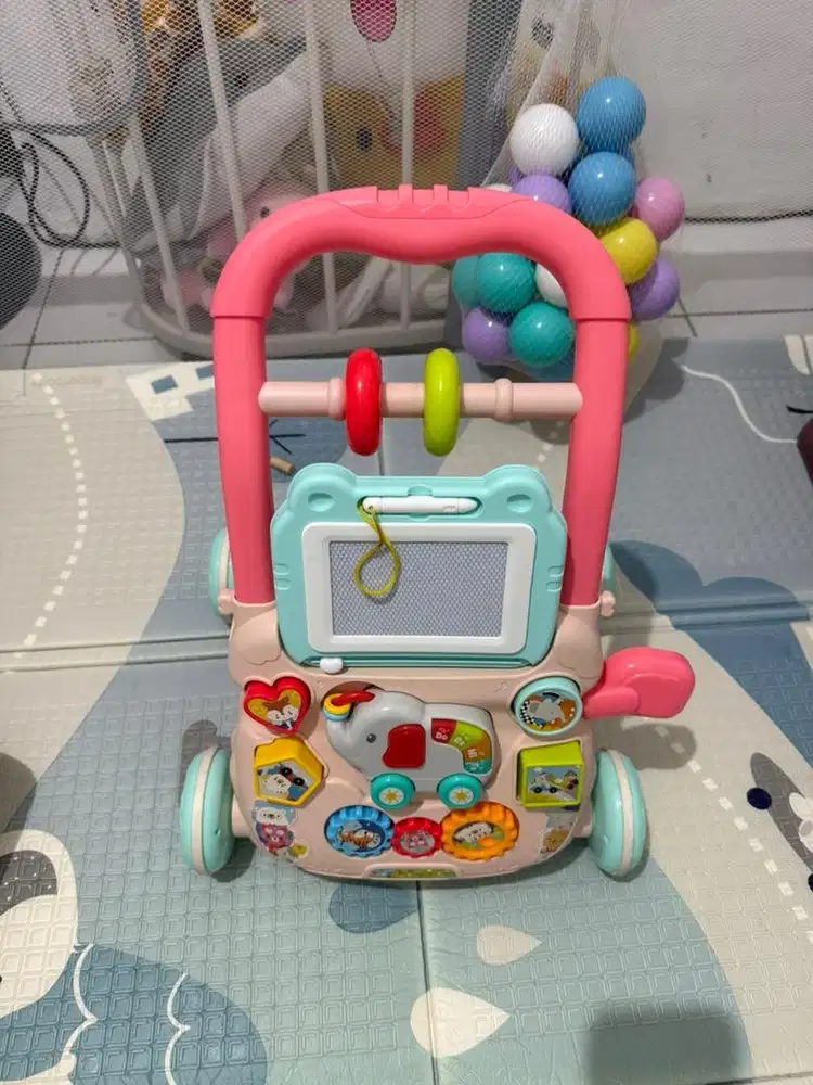 Push walker (Mainan dorong bayi)