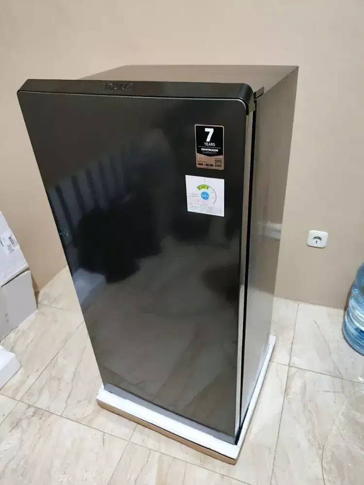 Kulkas 1 pintu Aqua Aqr D205