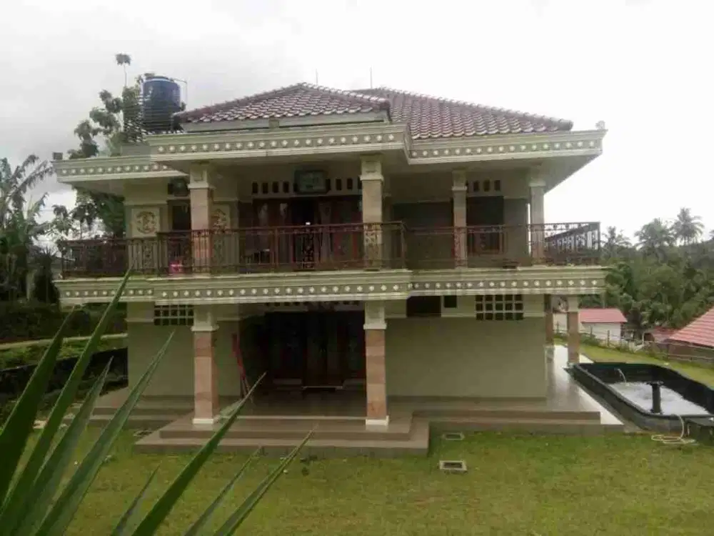 Jual villa cantik furnished dengan lokasi strategis di Sukabumi