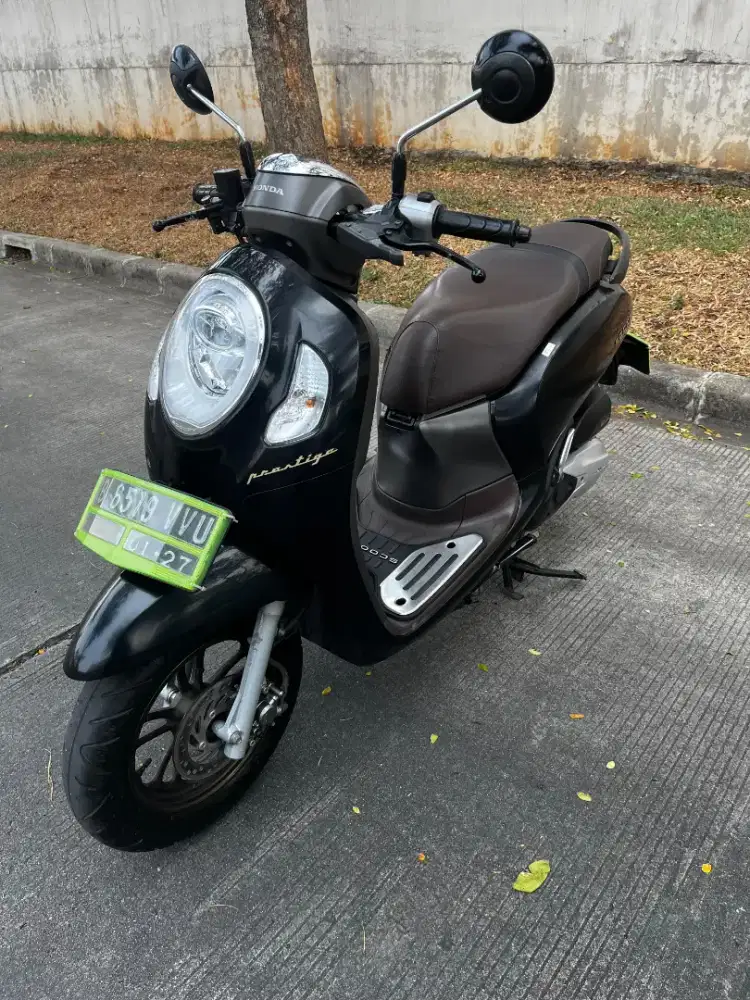 Scoopy Prestige Keyles Hitam Glossy