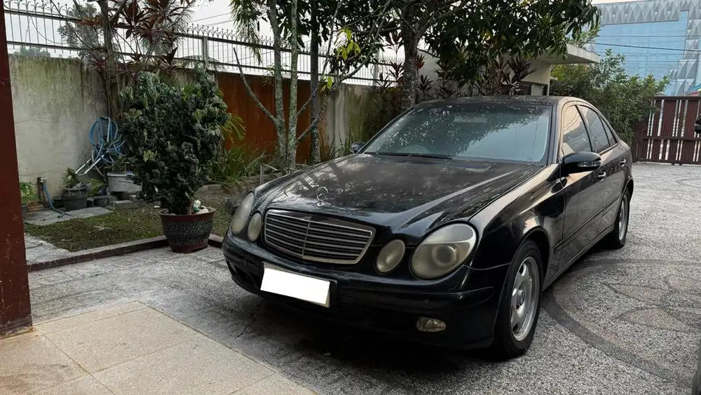 JUAL Mercedez Benz E200 tahun 2004