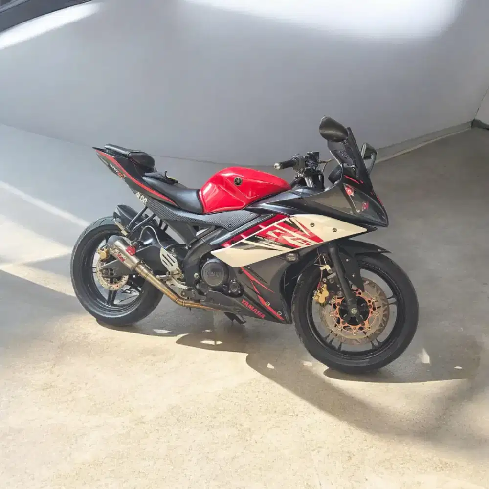 Yamaha YZF R15 V2 150cc 2014 Surat lengkap pajak hidup