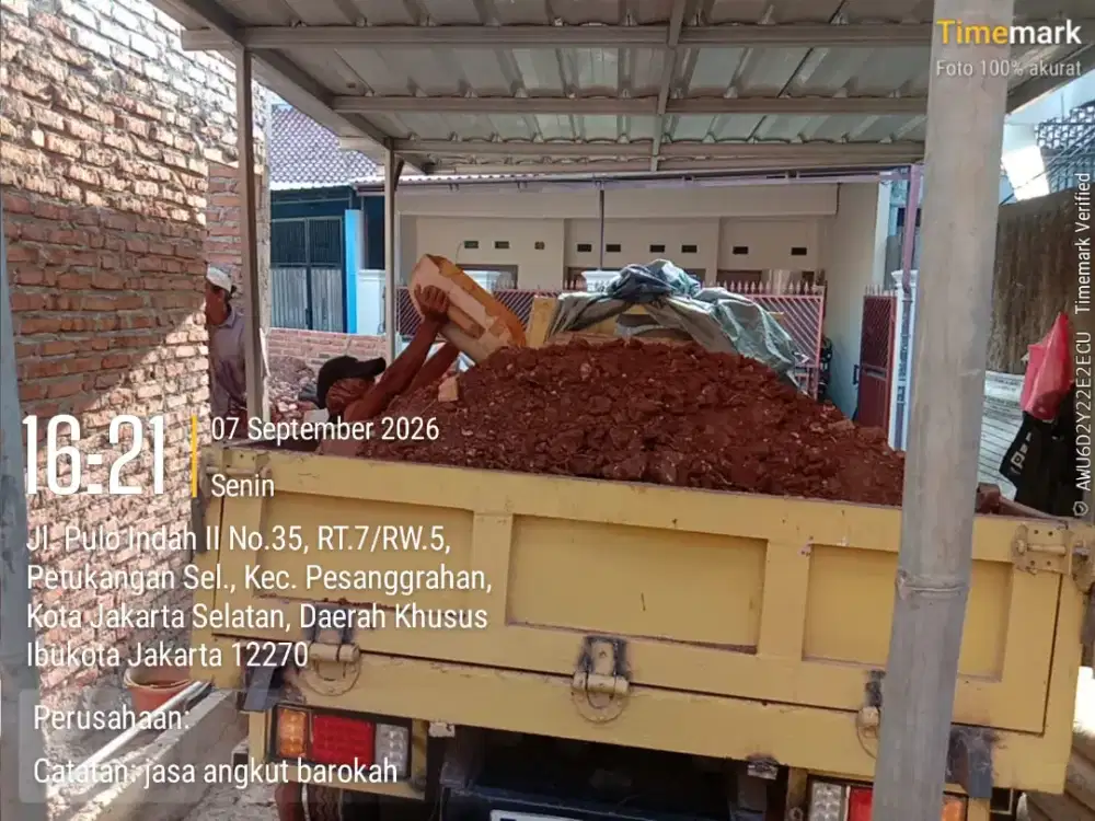 Jasa buang puing dan urugan