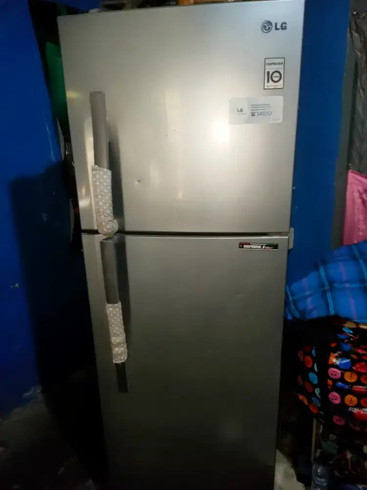 Kulkas LG 2 pintu jumbo tinggi kapasitas 390Liter