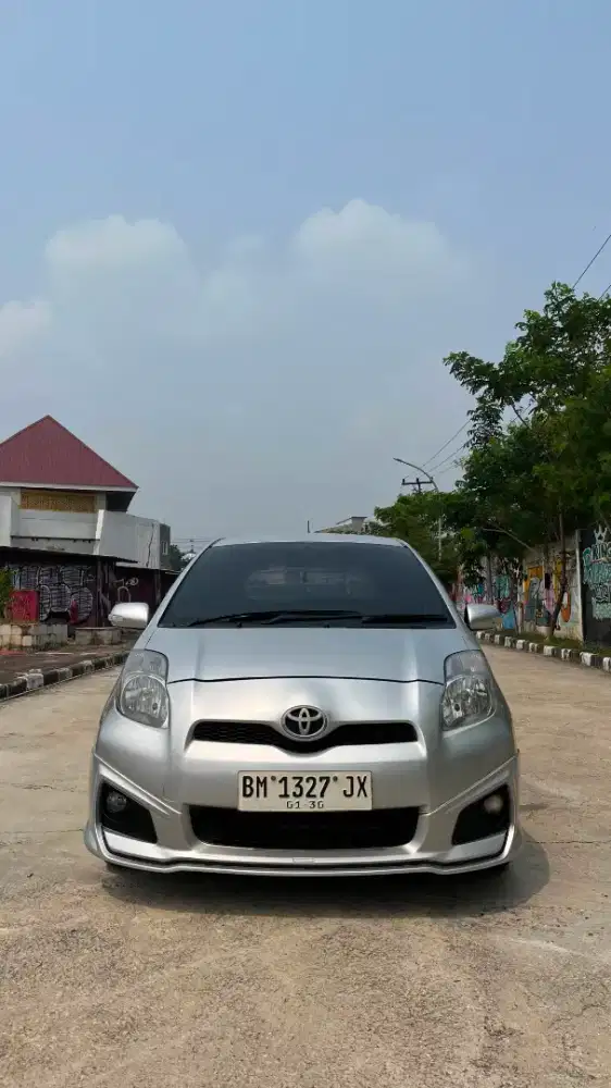 Toyota yaris s limited TRD MATIC 2012
