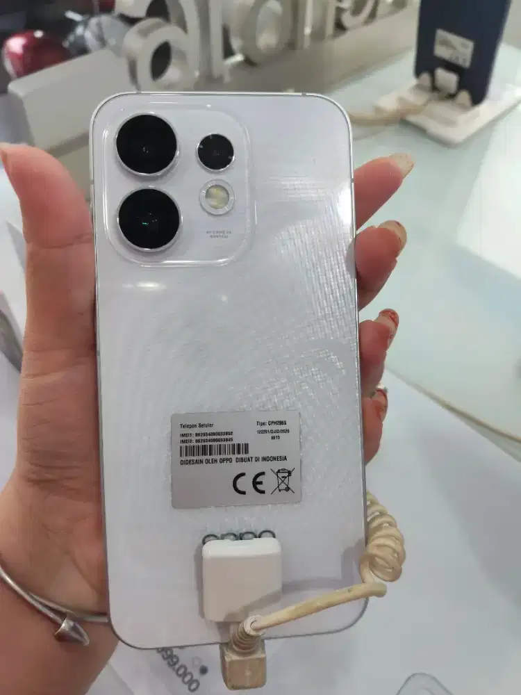 Kredit OPPO Reno16F Tanpa Kartu Kredit