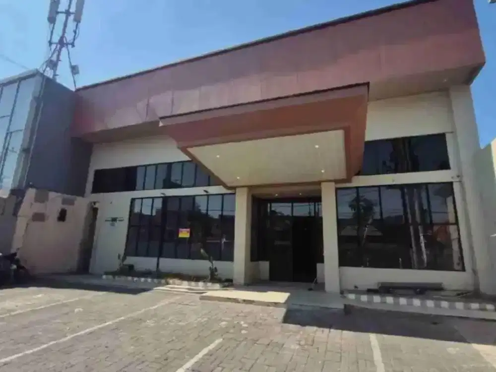 Bangunan Komersial Surabaya Pusat - Jl Musi , 3 Ruang Kantor 1 Gudang Hadap Selatan