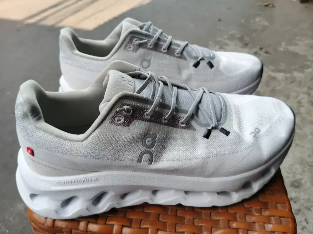 Jual Sepatu on cloudtilt size 45 bisa kirim bayar cod d tempat