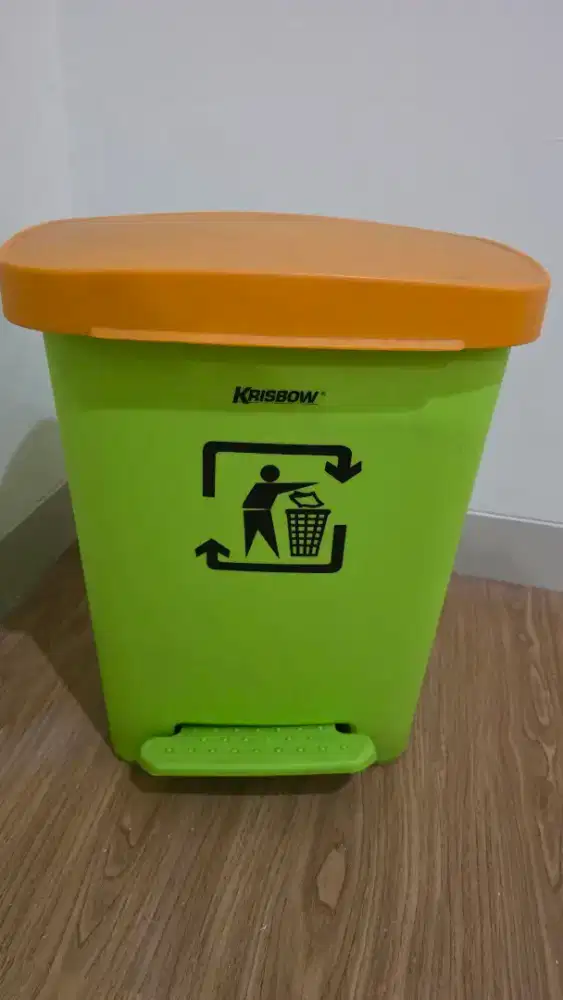 Tong sampah Krisbow