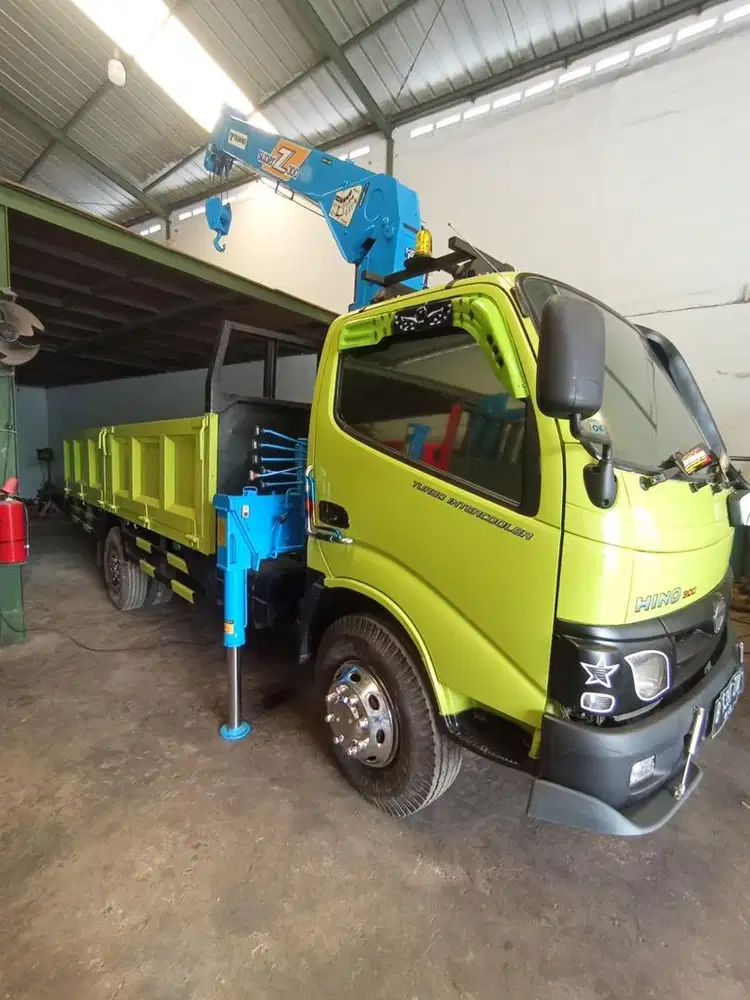 Truck crane dutro 2016 crane tadano 3 ton 4 section