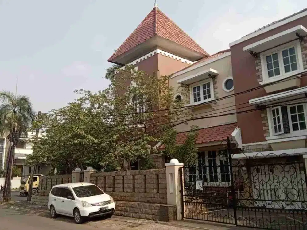 Rumah 2,5 Lantai Citra Garden Bisa Untuk Usaha Lokasi Strategis