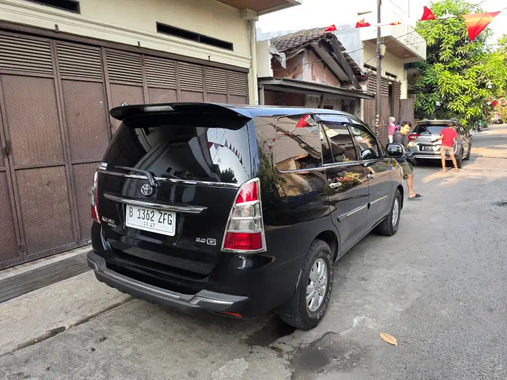 Toyota Kijang Grand Innova Inova E Manual MT Tahun 2012 Hitam , 2013