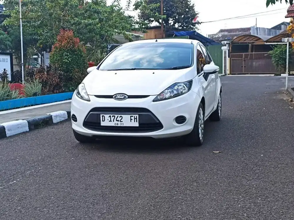 Ford Fiesta Trend 1.4 AT 2011 istimewa Km 27rb