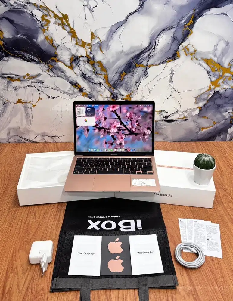 MacBook Air Retina 13 2020, Warna Best seller