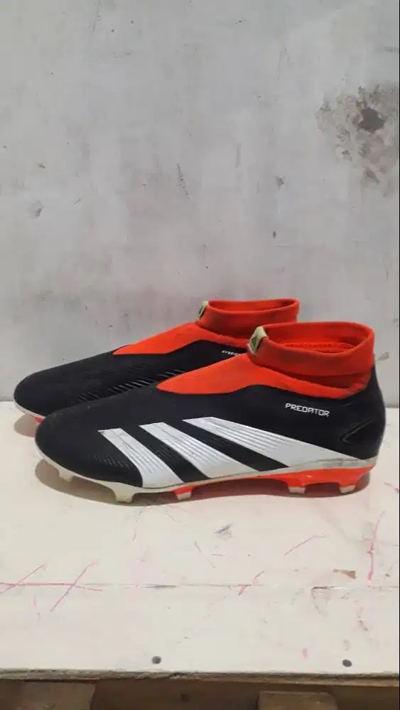 Sepatu Bola Adidas Predator Size 42 Authentic Preloved