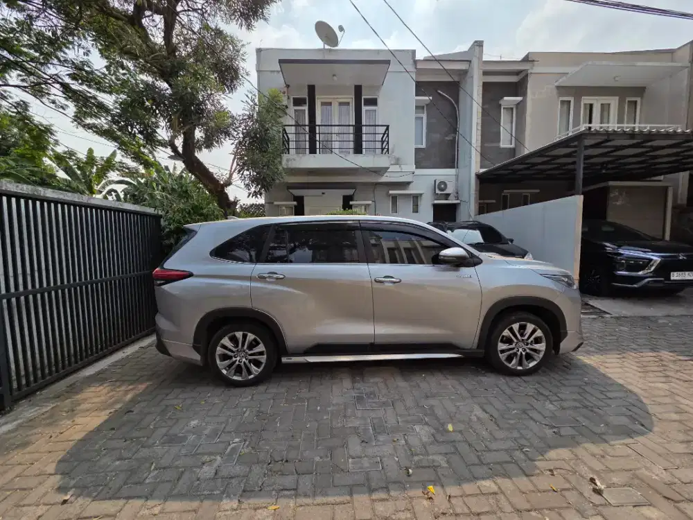Toyota Innova Zenix 2.0 Q Hybrid CVT TSS Modellista