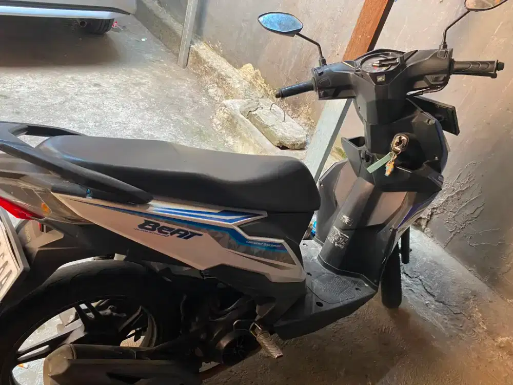 MOTOR BEAT BIRU PUTIH TAHUN 2016