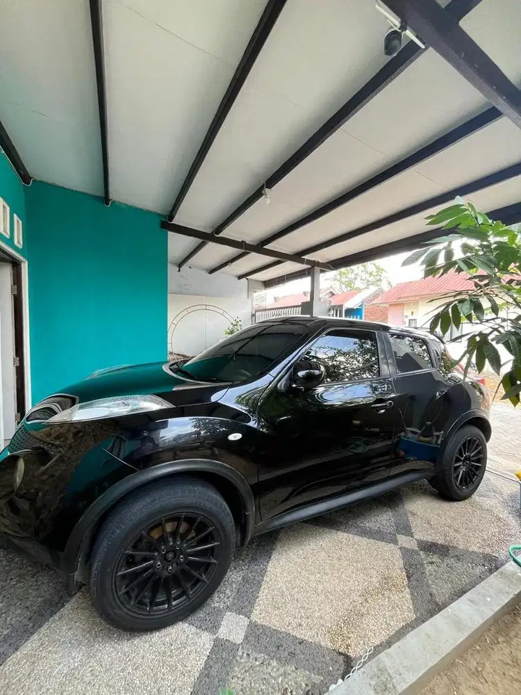 Juke 2012 warna hitam