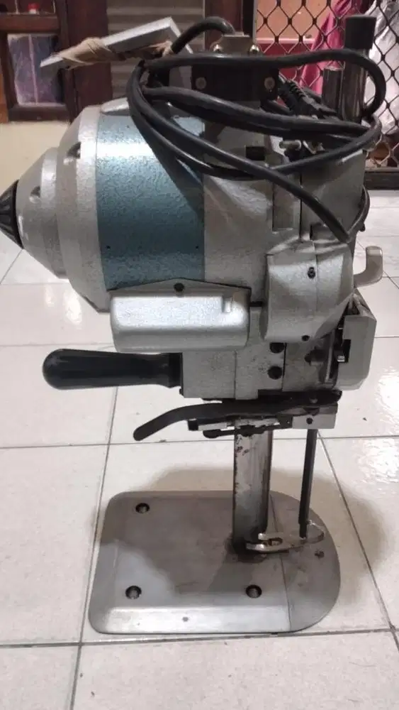 Mesin Potong Kain Besar 8inch KM (China)