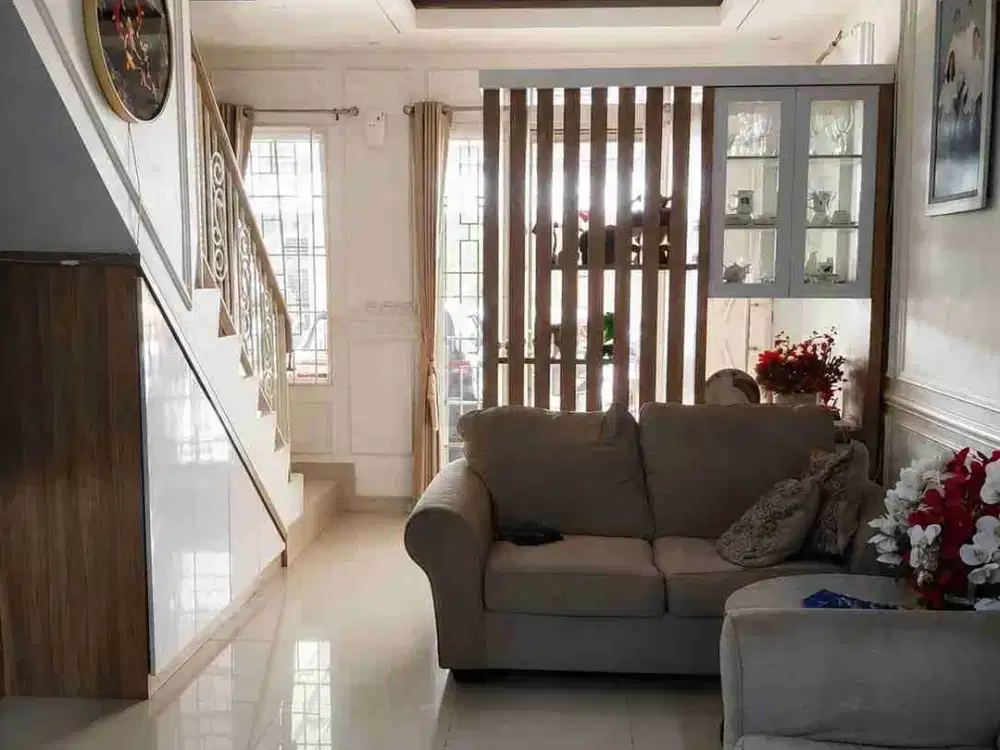 DIJUAL RUMAH GREEN LAKE CITY