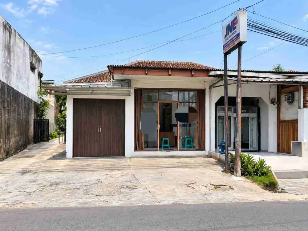 DIJUAL – Rumah + Gudang SHM LT 423 m² Garasi 5 Mobil Dekat Tol Cisumdawu