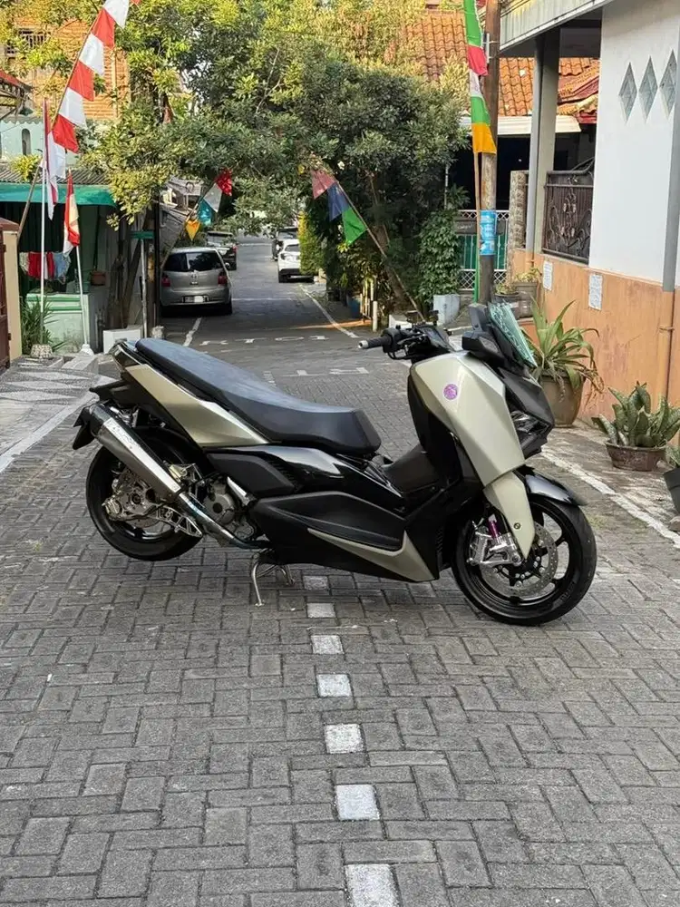 Yamaha Xmax 300cc