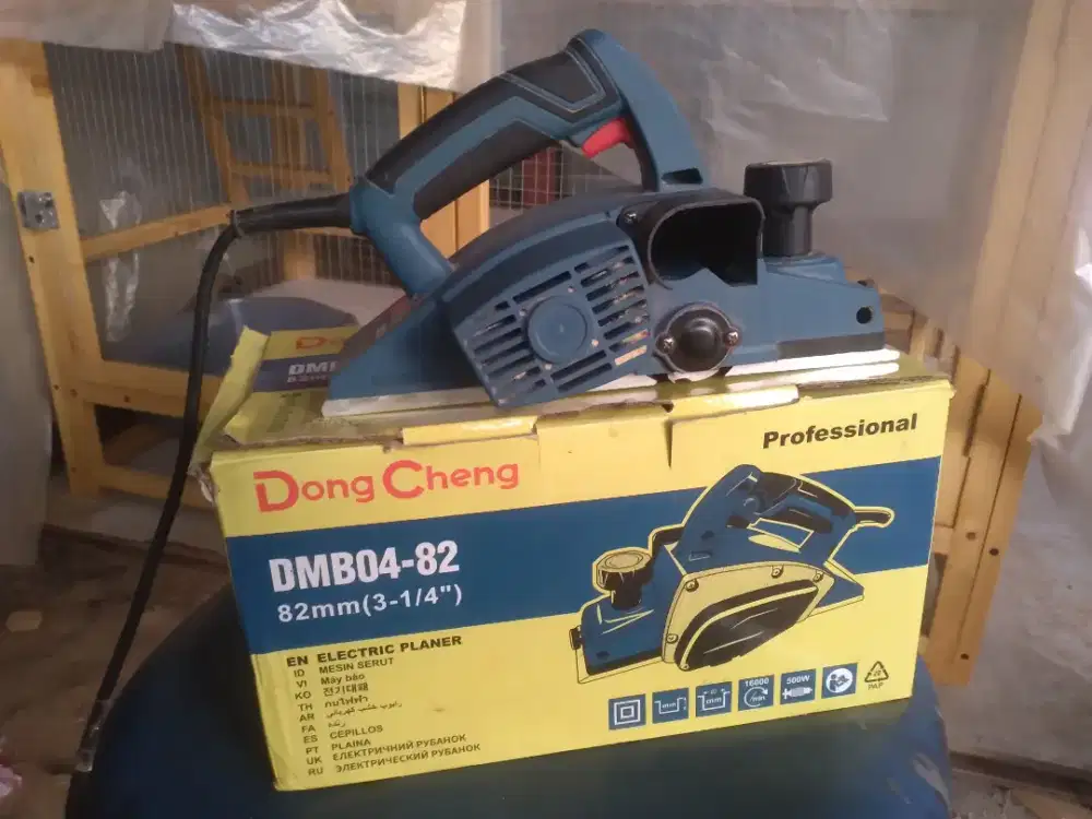 Mesin serut DongCheng DMB04-82