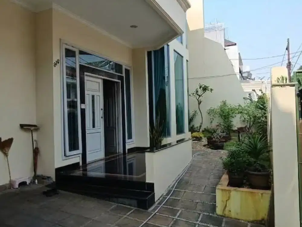 DIJUAL CEPAT RUMAH 2 LANTAI DI KEMANGGISAN JAKARTA BARAT (Dekat Sekolah dan Kampus)