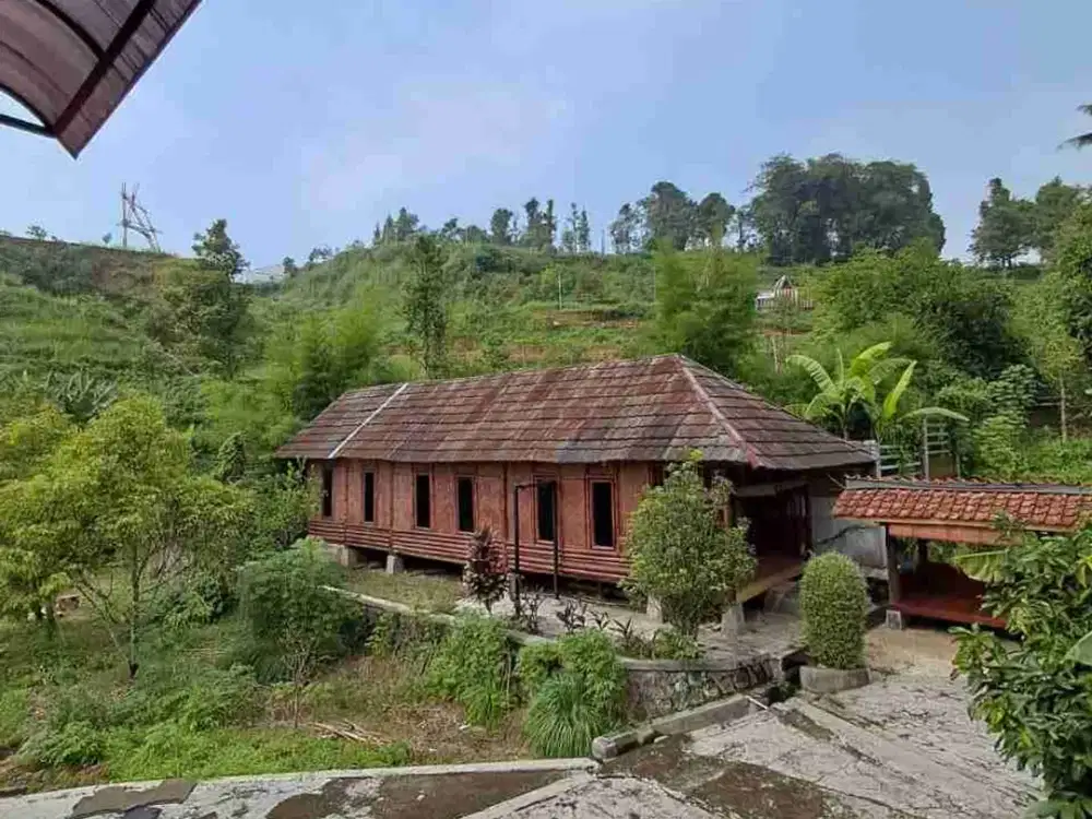 DIJUAL – Villa SHM 3.830 m² Full Furnished View Gunung Salak Parkir 10 Mobil
