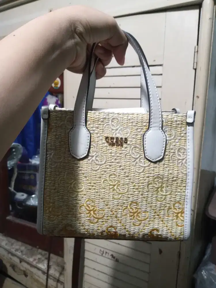 Mini Tote guess
