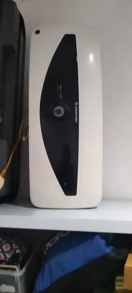 Water heater ariston