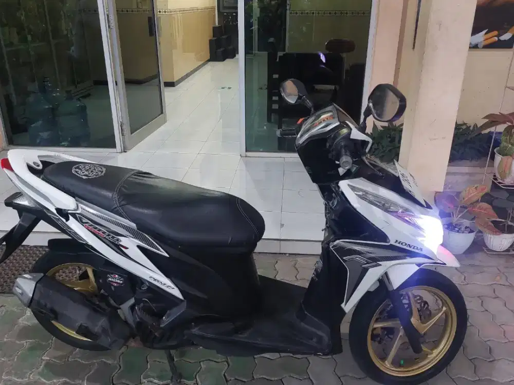 Vario KZR 2013 putih