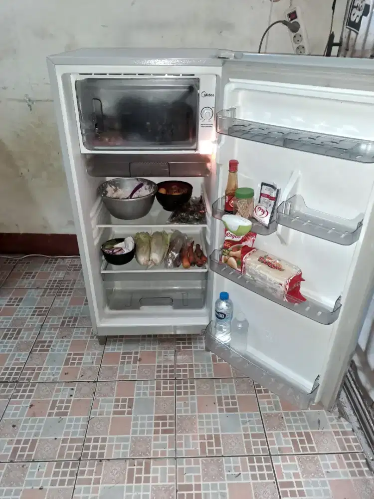 Jual kulkas MIdea satu pintu siap.untuk d antar