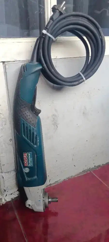 Mesin poles BOSCH GPO 12 CE